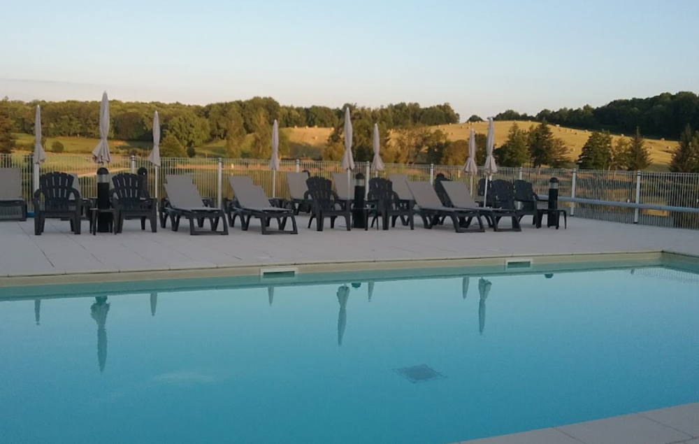Camping avec piscine à Saint-Germain-les-Belles