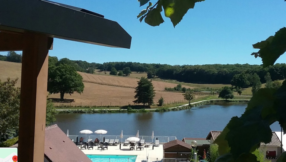 Camping à Saint-Germain-les-Belles